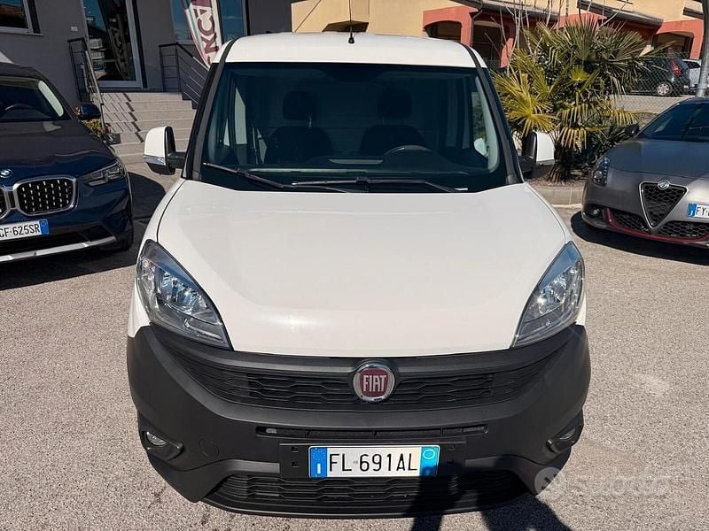 Usata Fiat Doblò 105 CV (77 kW) 2017 Bianco Monovolume