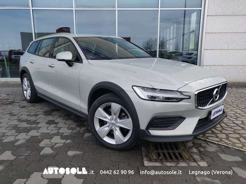 Grigio Usata 2019 Volvo V60 CC Business Edition Station wagon | 26.490 € (Buon prezzo) - Immagine 1/4