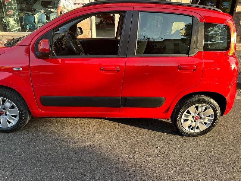 Usata Fiat Panda Lounge 69 CV (50 kW) 2020 Rosso Utilitaria