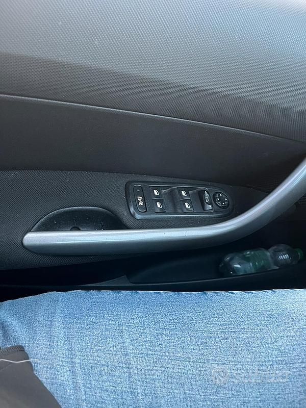 Usata Peugeot 308 110 CV (80 kW) 2009 Nero Berlina