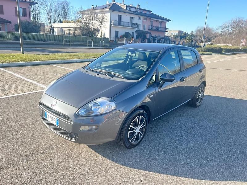 Usata Fiat Punto Street 75 CV (55 kW) 2015 Grigio Utilitaria