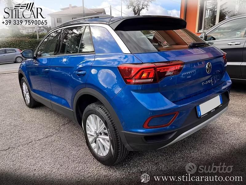 Usata VW T-Roc 150 CV (110 kW) 2023 Blu SUV