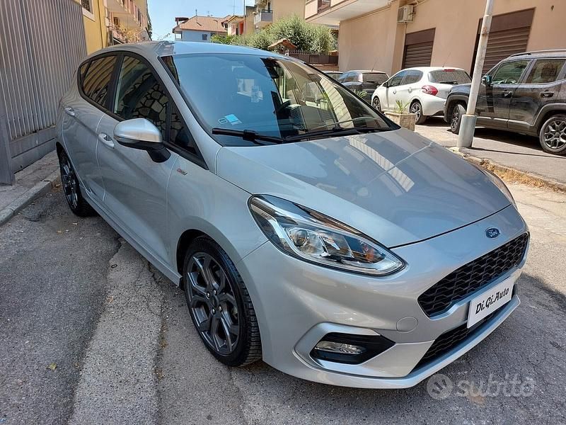 Usata Ford Fiesta ST-Line 100 CV (73 kW) 2018 Grigio Berlina