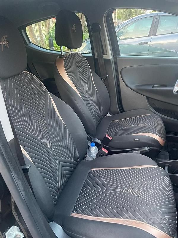 Usata Lancia Ypsilon S 95 CV (69 kW) 2022 Nero Utilitaria