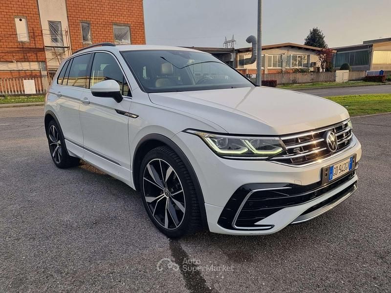 Usata VW Tiguan R-line 150 CV (110 kW) 2021 Bianco SUV