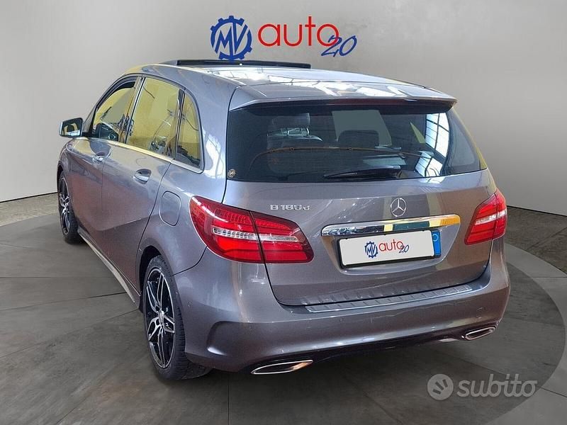 Usata Mercedes B180 Premium 109 CV (80 kW) 2017 Grigio Monovolume