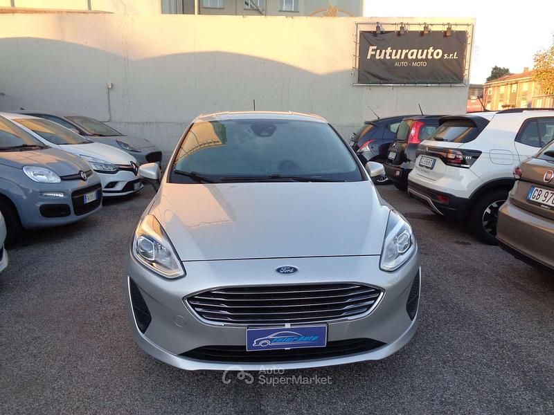 Usata Ford Fiesta 69 CV (50 kW) 2019 Argento Berlina