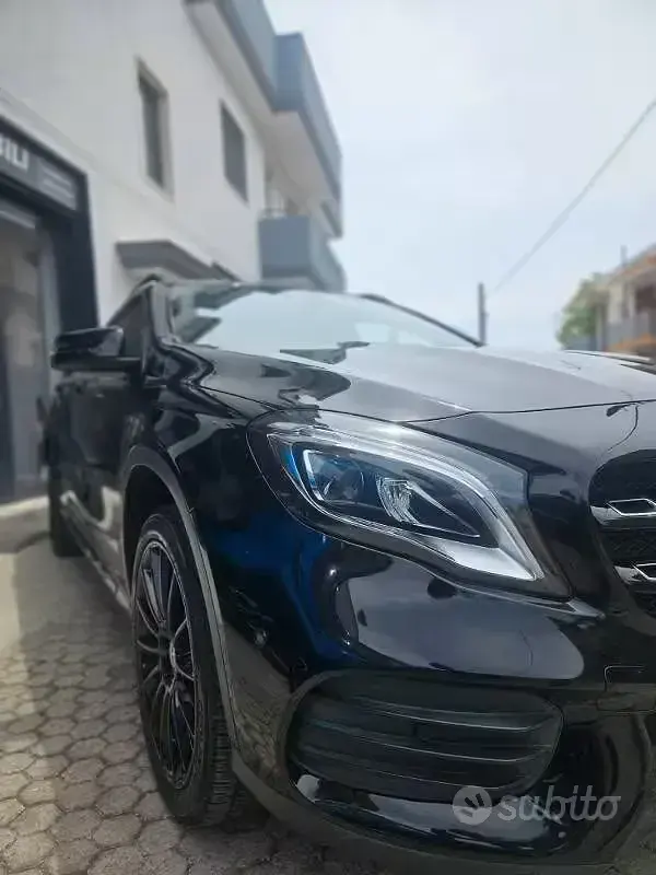 Usata Mercedes GLA200 Premium 136 CV (100 kW) 2019 Nero SUV