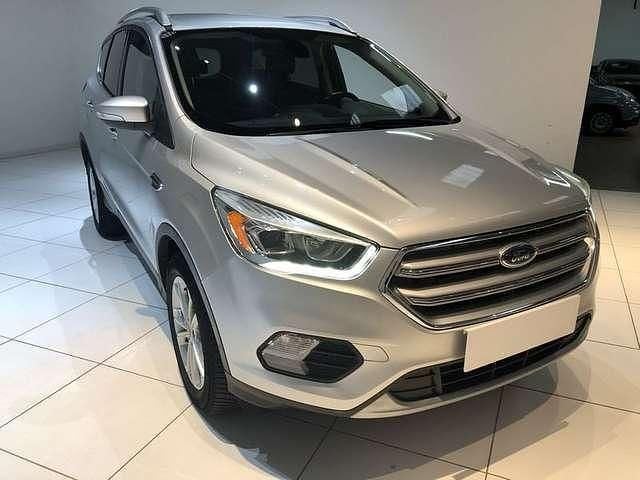 Usata Ford Kuga Business Edition 120 CV (88 kW) 2017 Grigio SUV