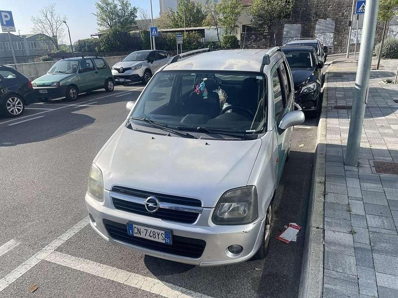 Usata Opel Agila 75 CV (55 kW) 2004 Monovolume