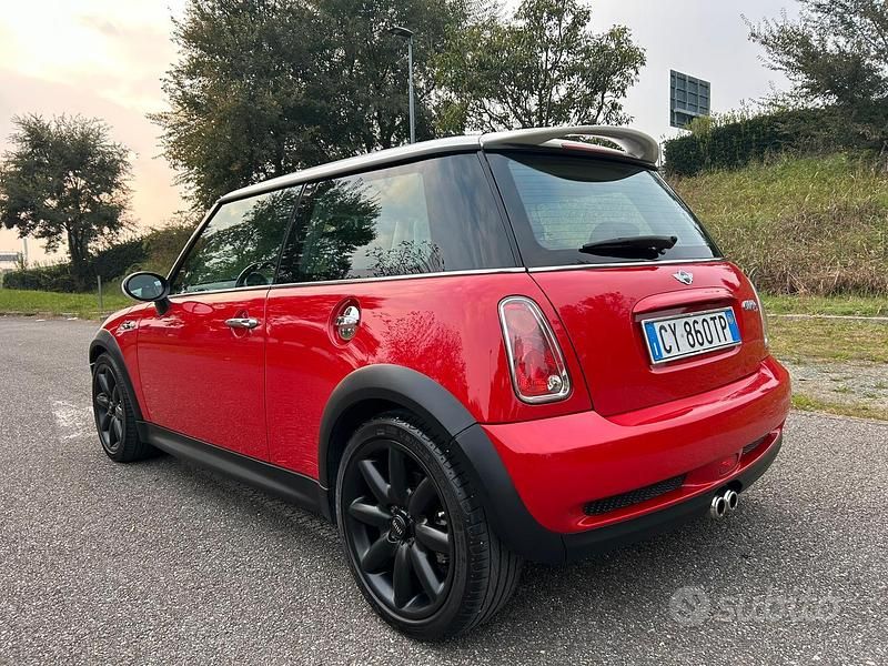 Usata Mini Cooper S 170 CV (125 kW) 2006 Rosso Utilitaria