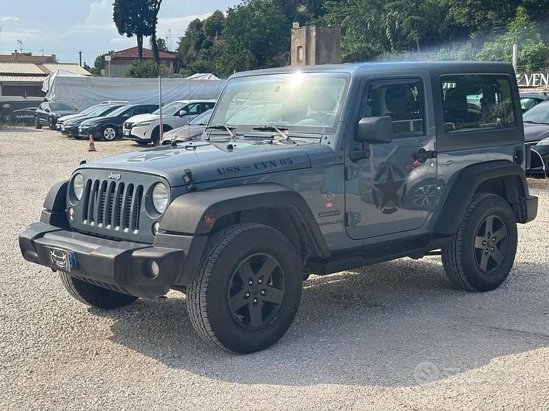 Usata Jeep Wrangler Sahara 200 CV (147 kW) 2014 Grigio SUV