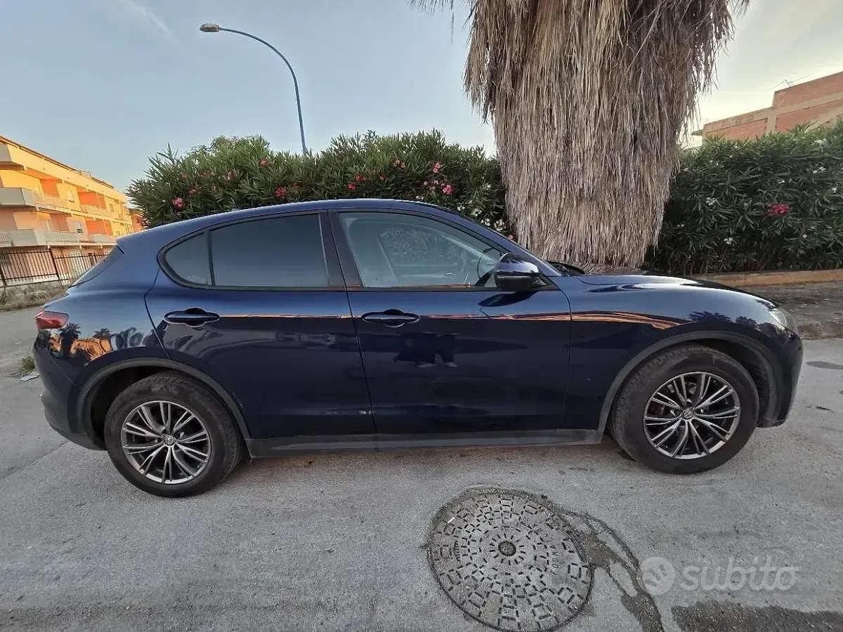 Usata Alfa Romeo Stelvio 179 CV (131 kW) 2017 Blu SUV