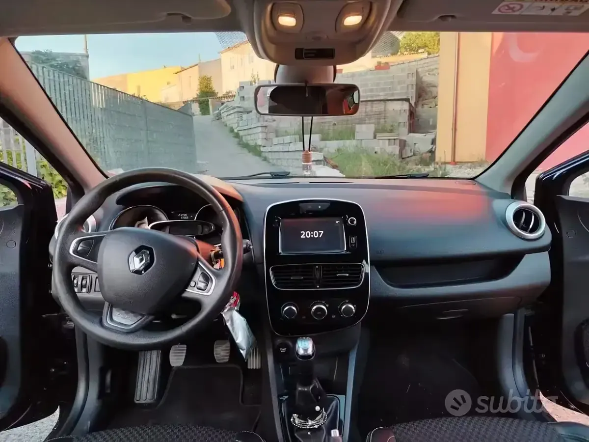 Usata Renault Clio 90 CV (66 kW) 2018 Nero Utilitaria