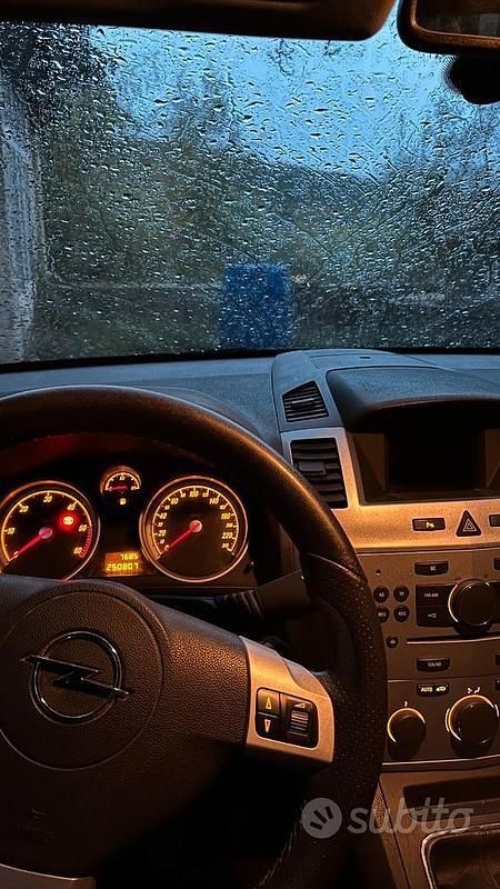 Usata Opel Zafira 2008 Monovolume