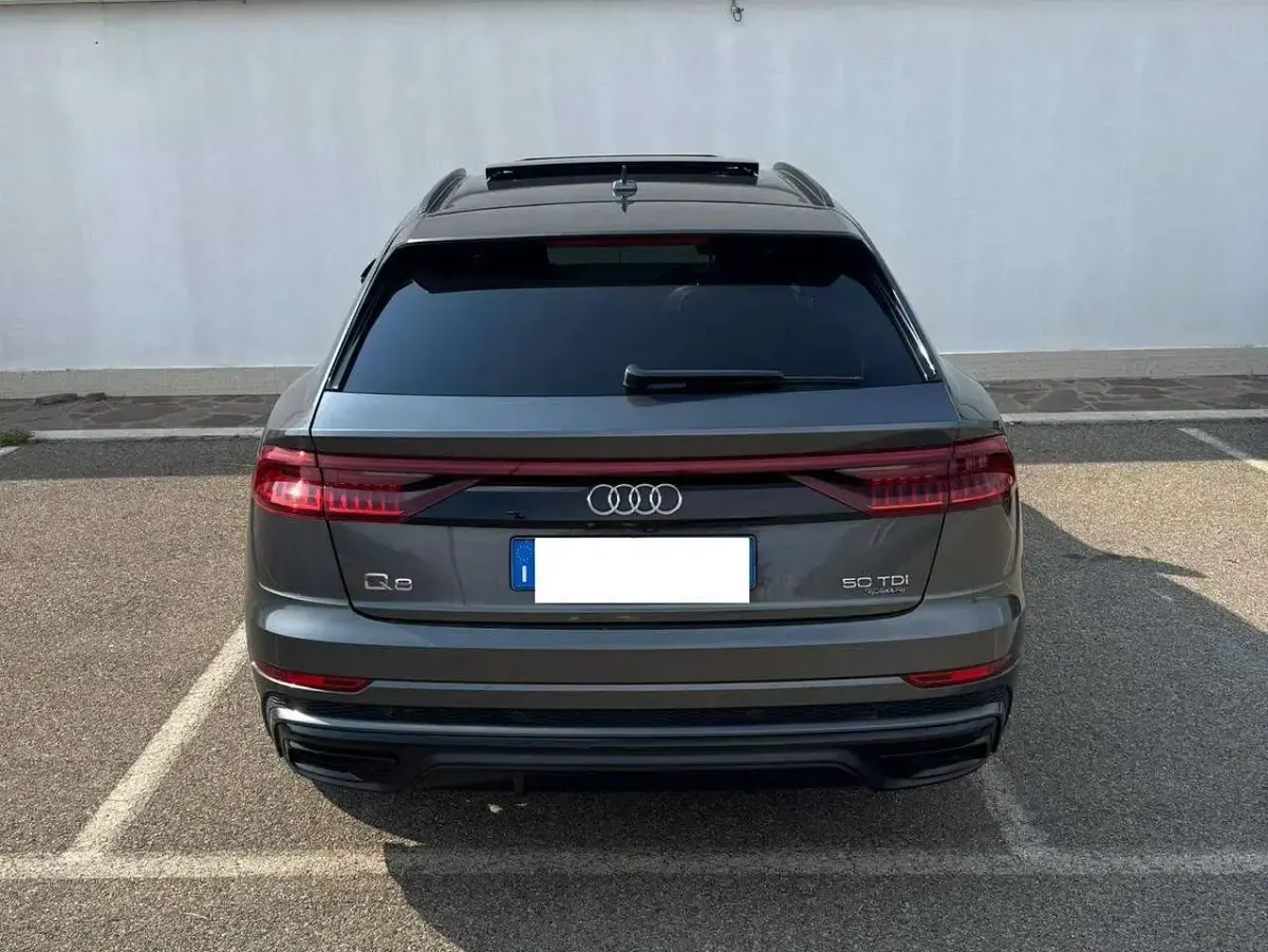 Usata Audi Q8 Sport 286 CV (210 kW) 2019 Grigio SUV