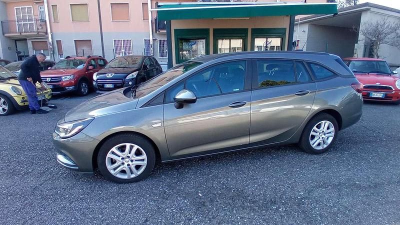 Usata Opel Astra Sport 110 CV (80 kW) 2017 Grigio Station wagon