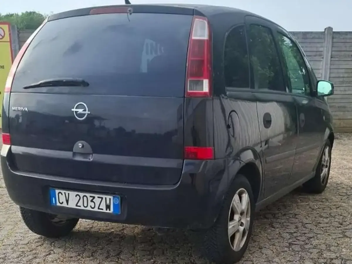 Usata Opel Meriva 90 CV (66 kW) 2005 Nero Monovolume