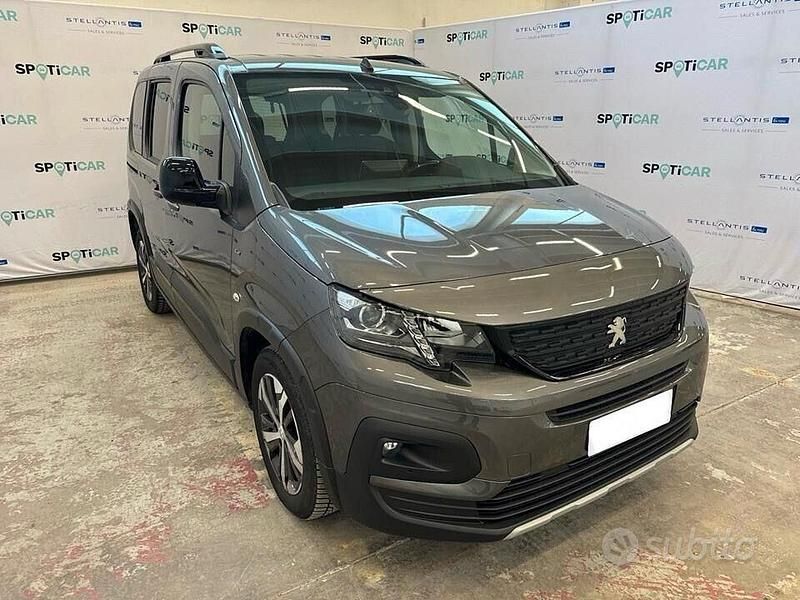 Usata Peugeot Rifter GT-line 131 CV (96 kW) 2023 Grigio Monovolume