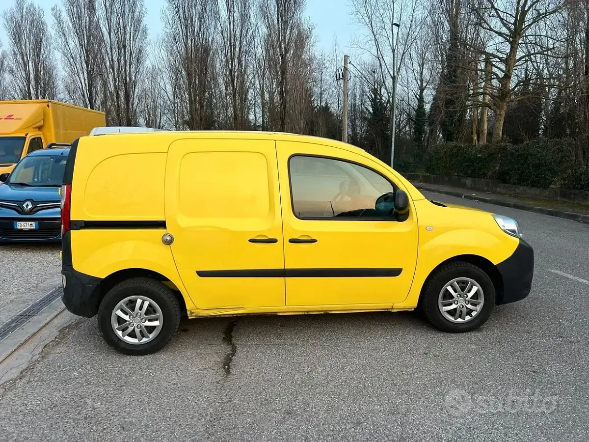 Usata Renault Kangoo LIMITED 110 CV (80 kW) 2019 Giallo Monovolume