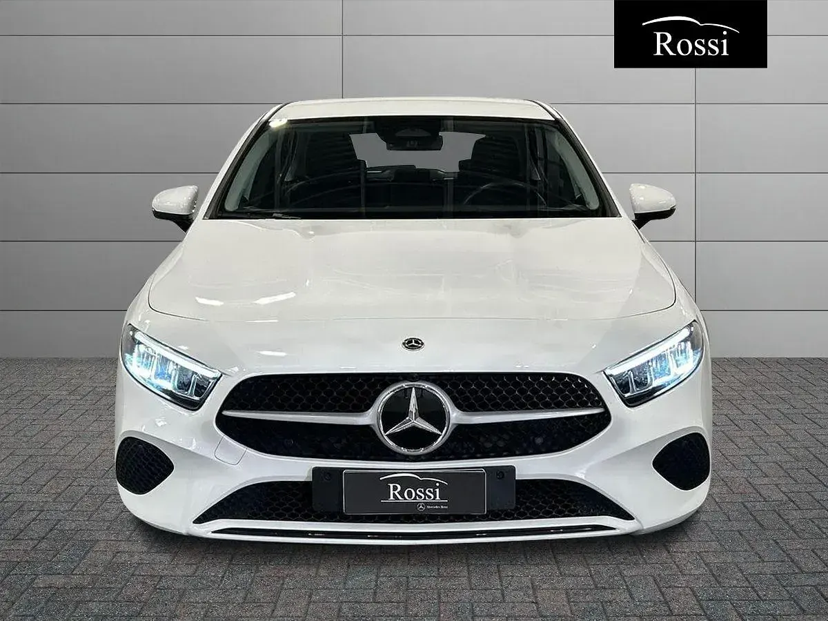 Usata Mercedes A180 Advanced 116 CV (85 kW) 2025 Bianco polare Berlina