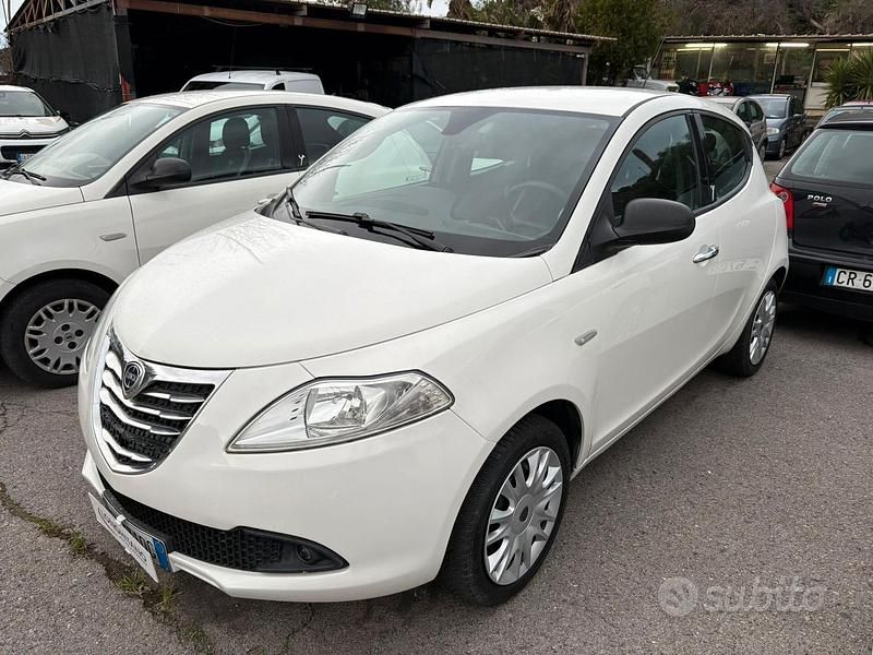 Usata Lancia Ypsilon Silver 69 CV (50 kW) 2014 Bianco Utilitaria