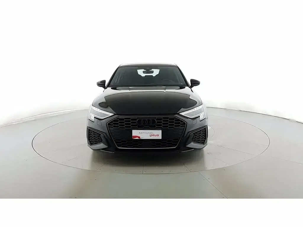 Usata Audi A3 Sportback S-Line 110 CV (80 kW) 2023 Nero mito metallizzato Utilitaria