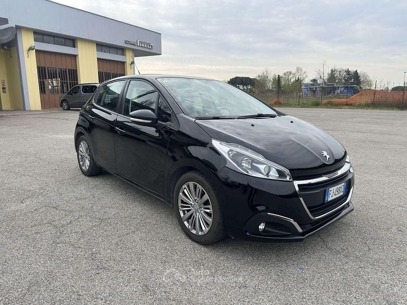 Usata Peugeot 208 Allure 75 CV (55 kW) 2017 Other Utilitaria