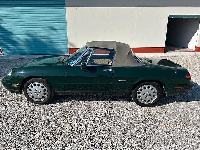Usata Alfa Romeo Spider 128 CV (94 kW) 1993 Verde Cabrio