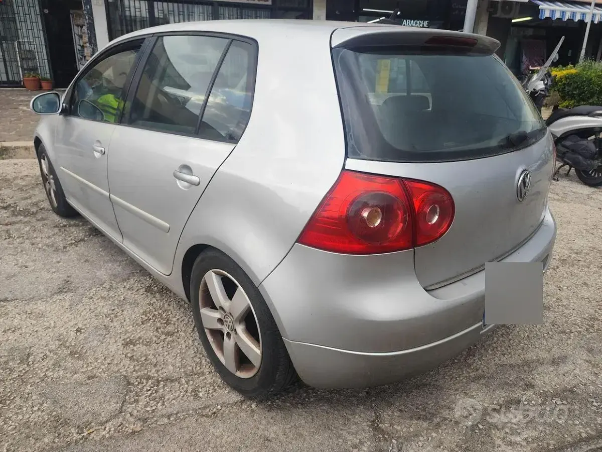 Usata VW Golf V 140 CV (102 kW) 2007 Grigio Berlina