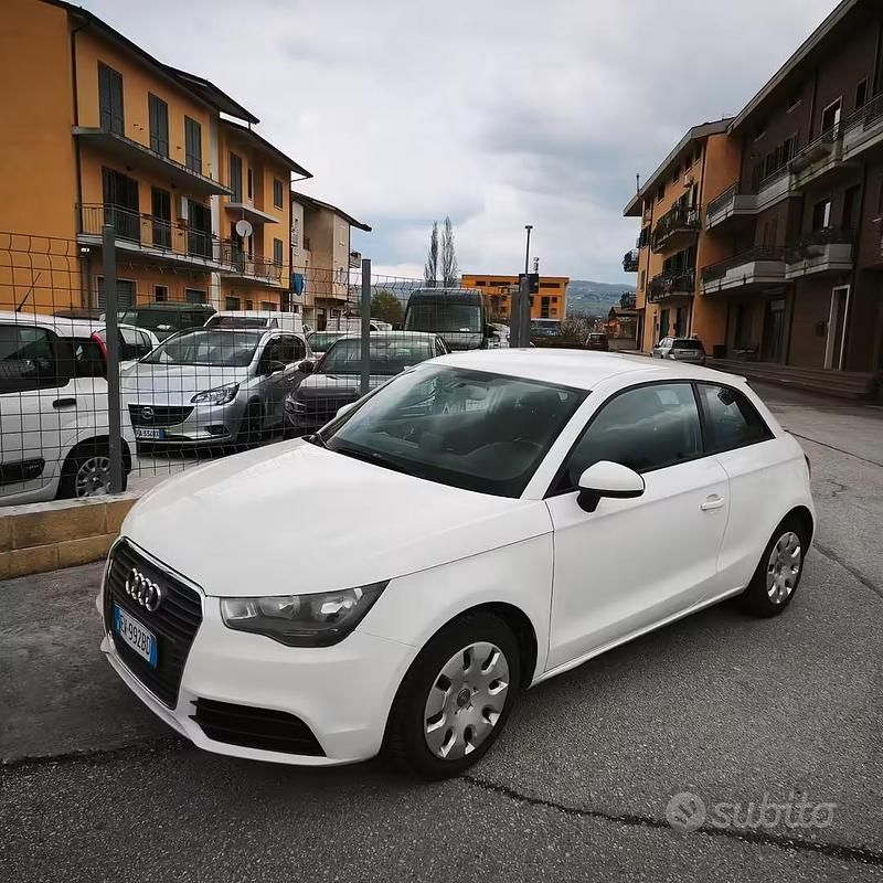 Usata Audi A1 Ambition 90 CV (66 kW) 2014 Bianco Utilitaria