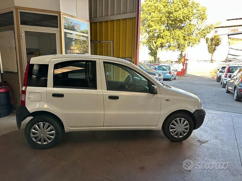Usata Fiat Panda Active 54 CV (39 kW) 2007 Bianco Utilitaria