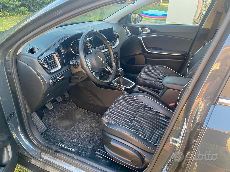 Usata Kia XCeed 120 CV (88 kW) 2022 Grigio SUV