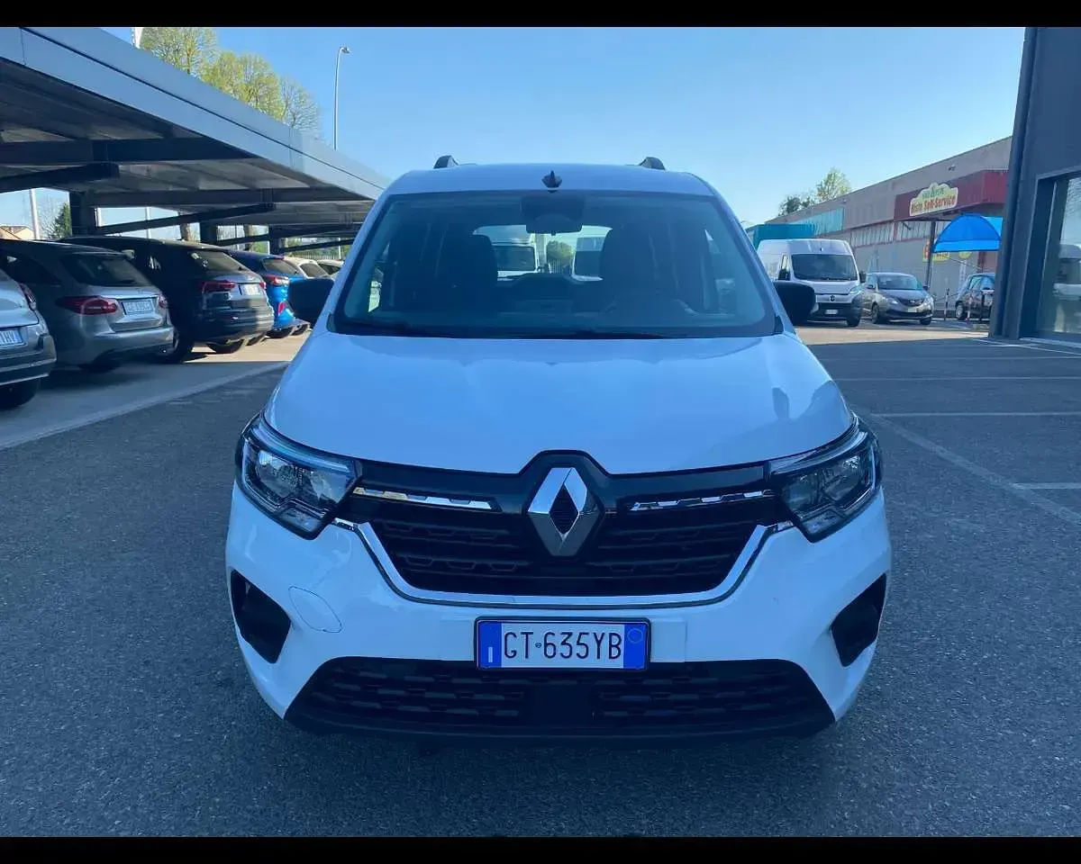 Usata Renault Kangoo 116 CV (85 kW) 2024 Bianco Monovolume