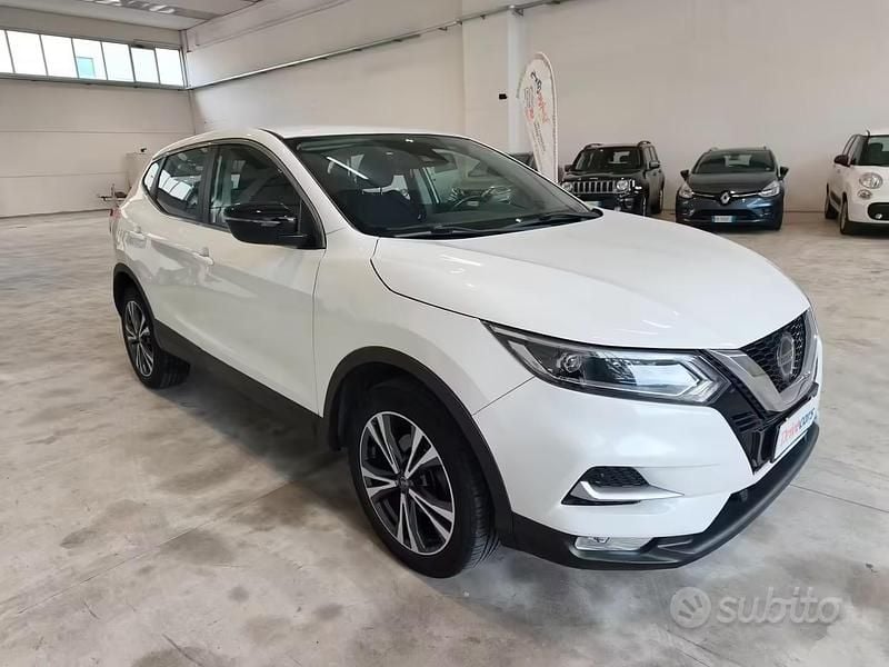 Usata Nissan Qashqai N-Connecta 140 CV (102 kW) 2021 Bianco SUV