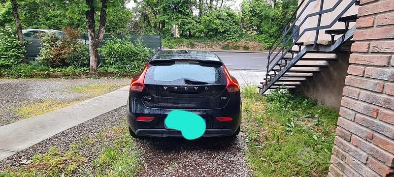 Usata Volvo V40 115 CV (84 kW) 2013 Nero Station wagon