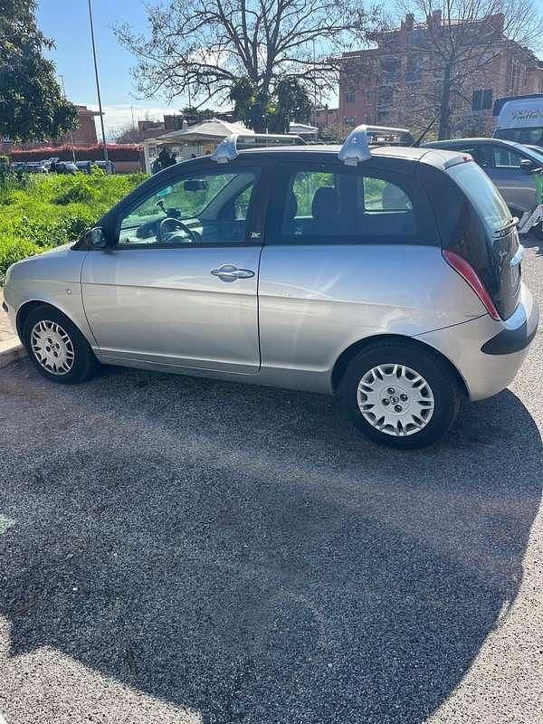 Usata Lancia Ypsilon 60 CV (44 kW) 2006 Utilitaria