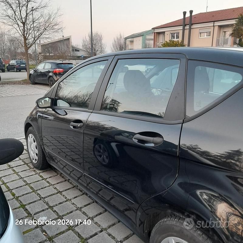 Usata Mercedes A150 95 CV (69 kW) 2007 Nero Monovolume
