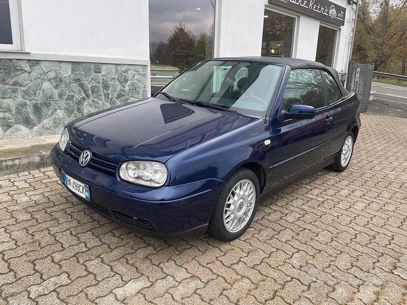 Usata VW Golf Cabriolet 100 CV (73 kW) 1999 Blu Cabrio
