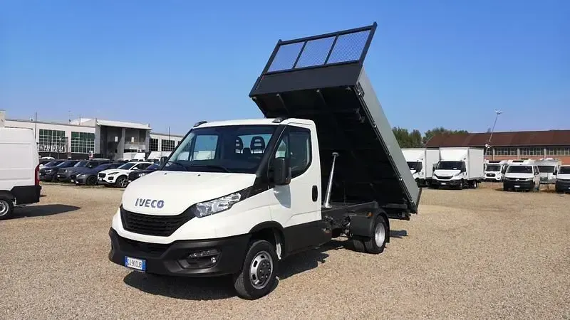 Usata Iveco Daily 160 CV (117 kW) 2022 Bianco Cabrio