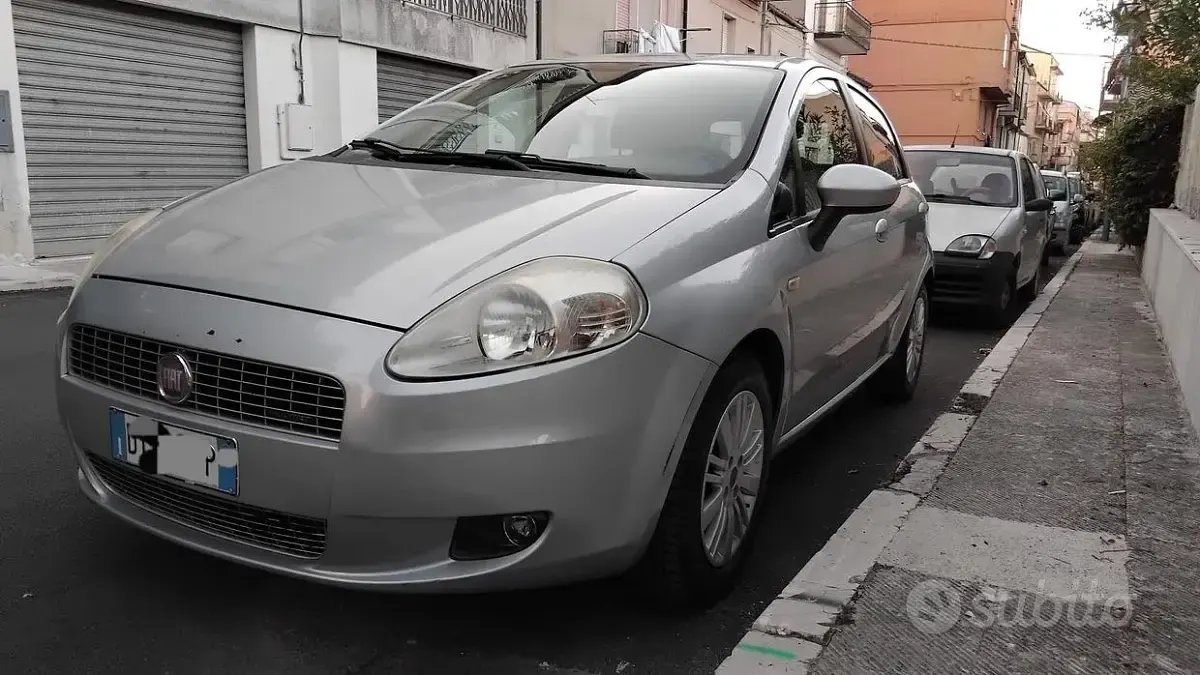 Usata Fiat Grande Punto 90 CV (66 kW) 2009 Grigio Utilitaria