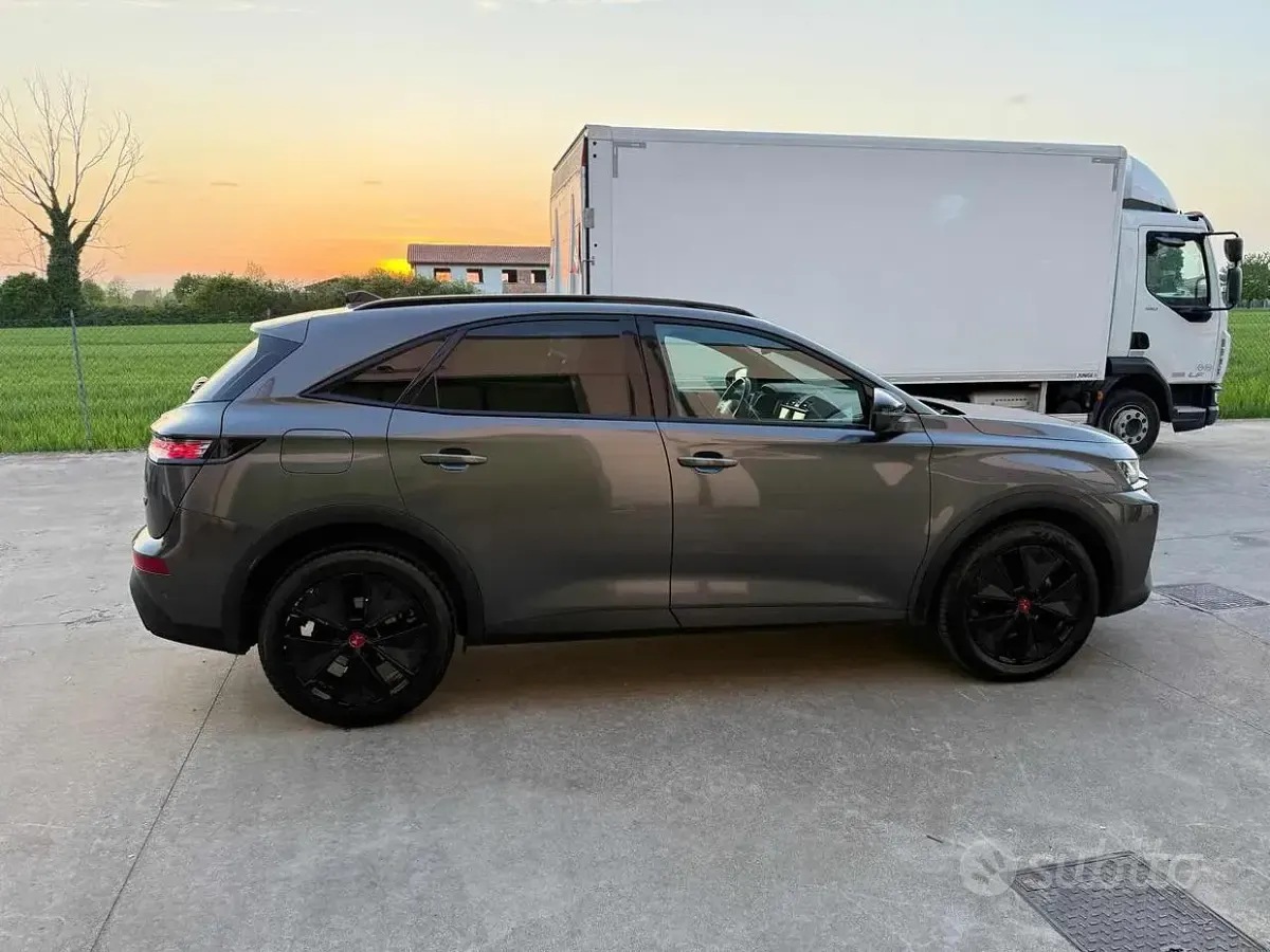 Usata DS Automobiles DS7 Crossback Performance 131 CV (96 kW) 2023 Grigio scuro SUV