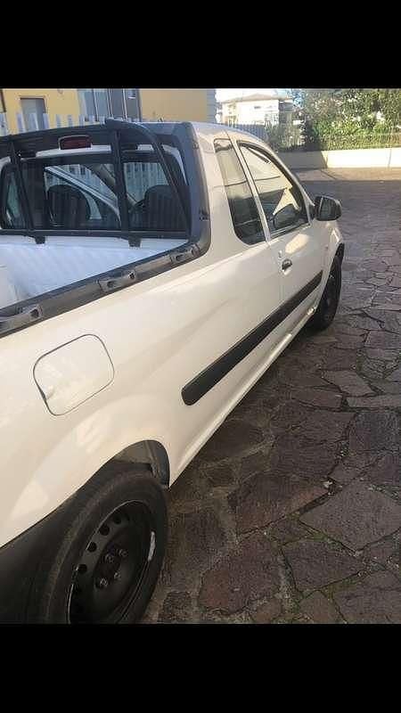 Usata Dacia Logan Pick-Up 84 CV (61 kW) 2012 Bianco Pick-up