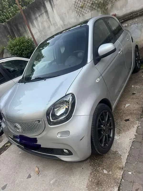 Usata Smart ForFour Passion 75 CV (55 kW) 2017 Utilitaria