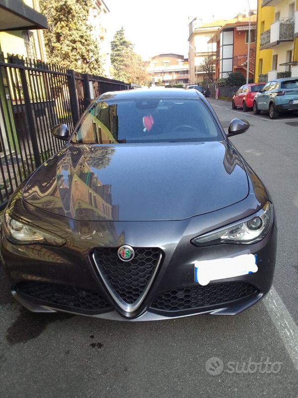 Grigio Usata 2020 Alfa Romeo Giulia Tre volumi | 30.000 € - Immagine 1/4