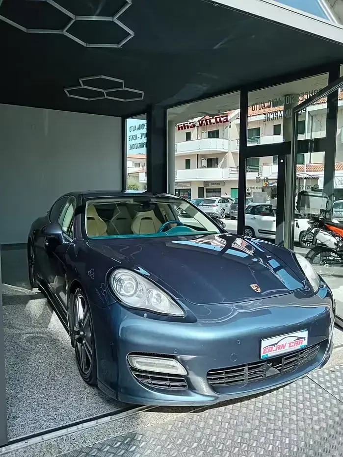 Usata Porsche Panamera Turbo 500 CV (367 kW) 2011 Grigio Utilitaria