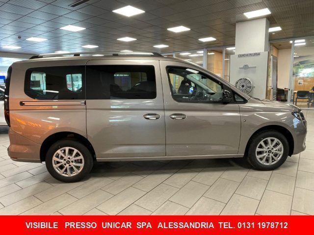 Usata Ford Tourneo Connect Titanium 122 CV (89 kW) 2024 Grigio metallizzato Monovolume