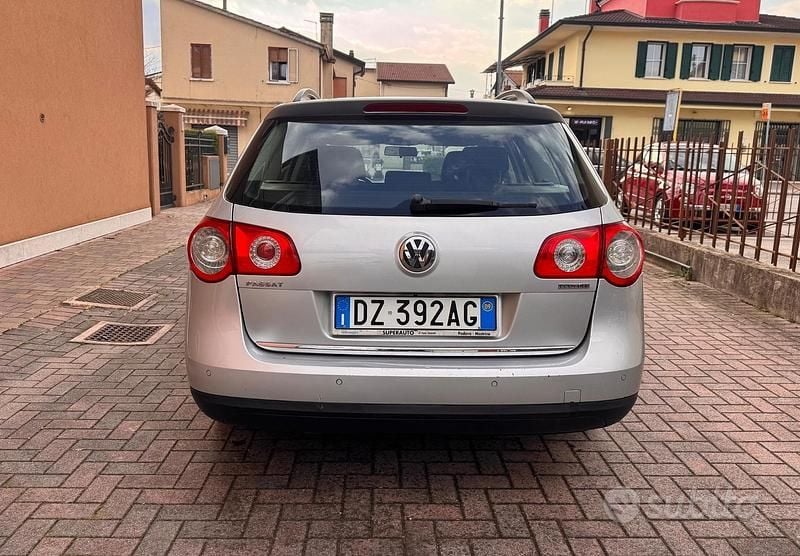 Usata VW Passat 150 CV (110 kW) 2009 Grigio Station wagon