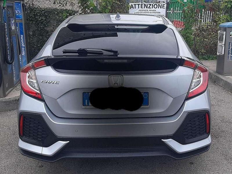 Usata Honda Civic Elegance 129 CV (94 kW) 2018 Argento Berlina