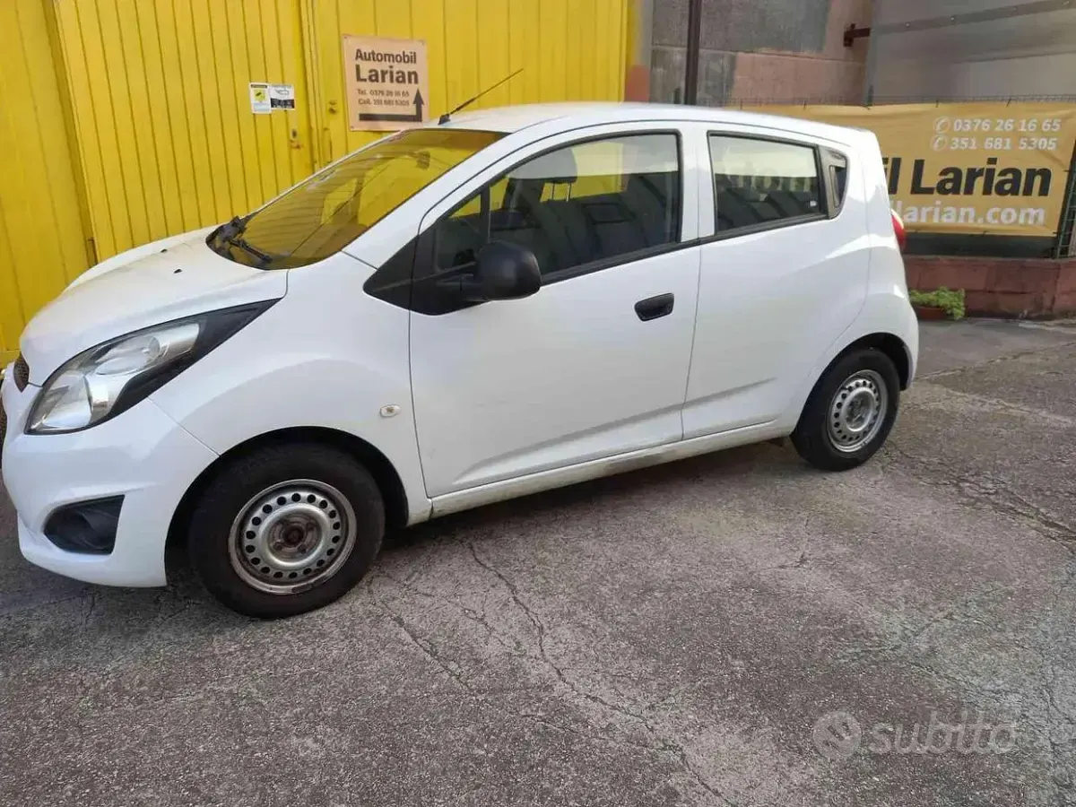 Begagnad Chevrolet Spark 68 HK (50 kW) 2013 Vit Halvkombi